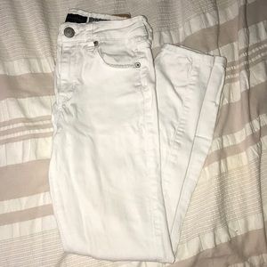 4 for $25| aeropostale white ripped jeans